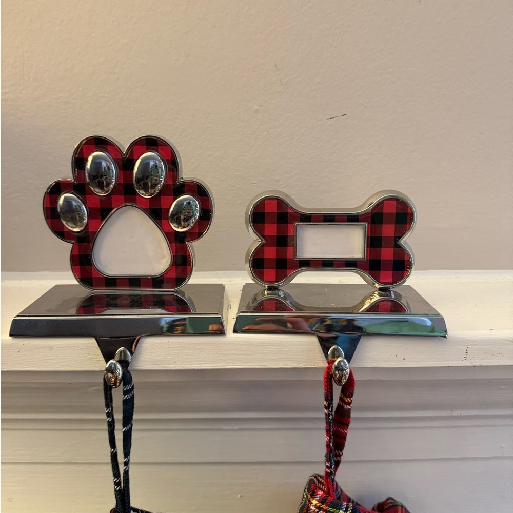 Paw Christmas’s personalized pet Christmas stockings with a photo frame